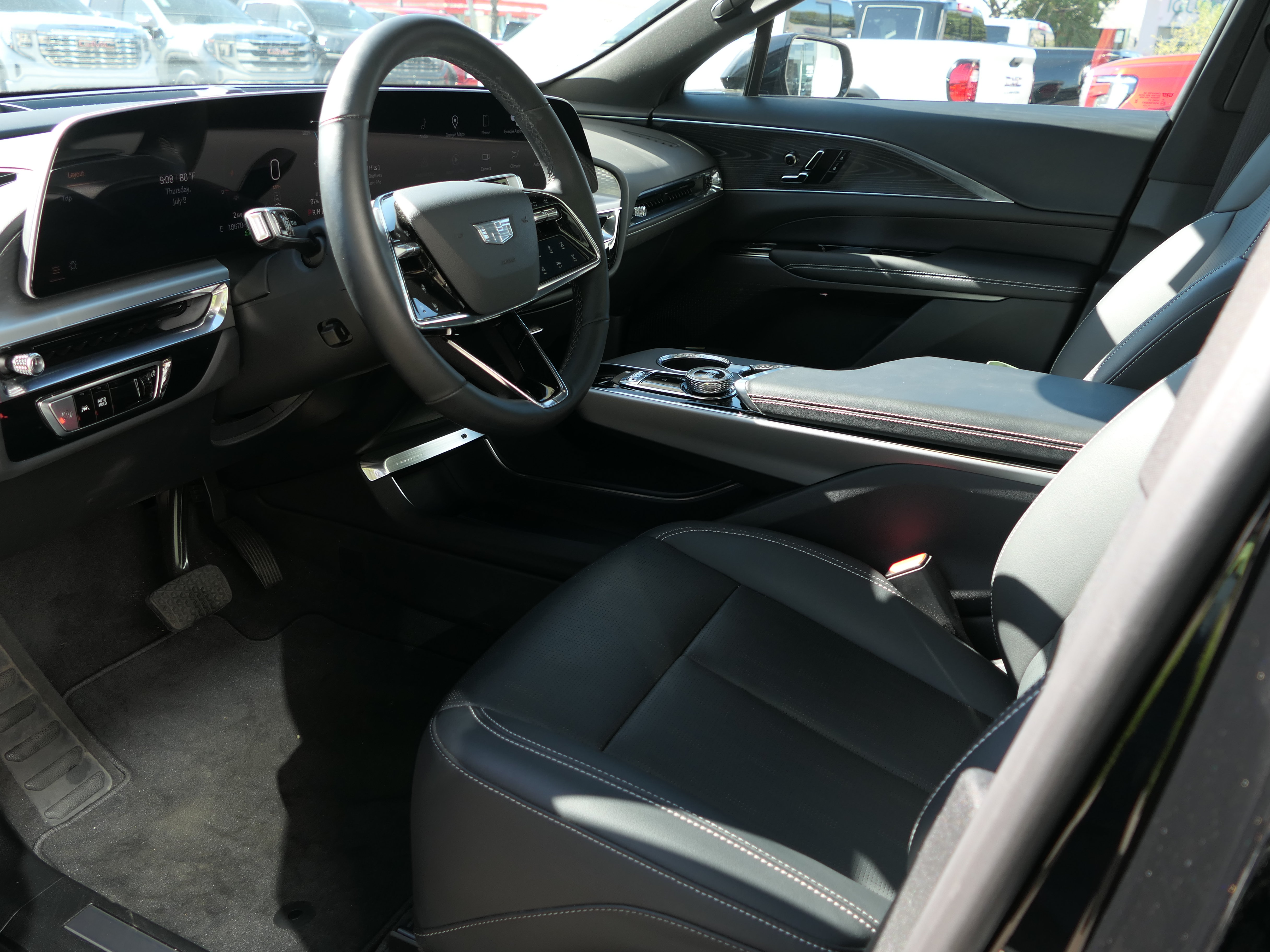 Certified 2024 Cadillac Lyriq Sport AWD/4WD image 13
