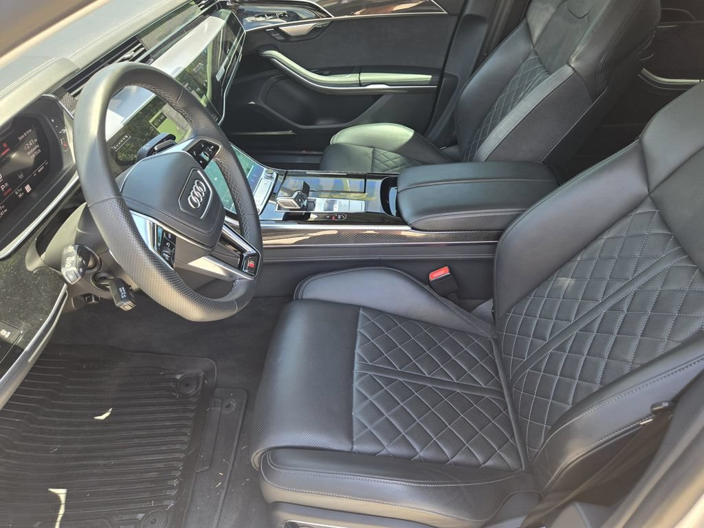 Used 2022 Audi S8 w/ S8 Comfort Plus Package AWD/4WD image 12