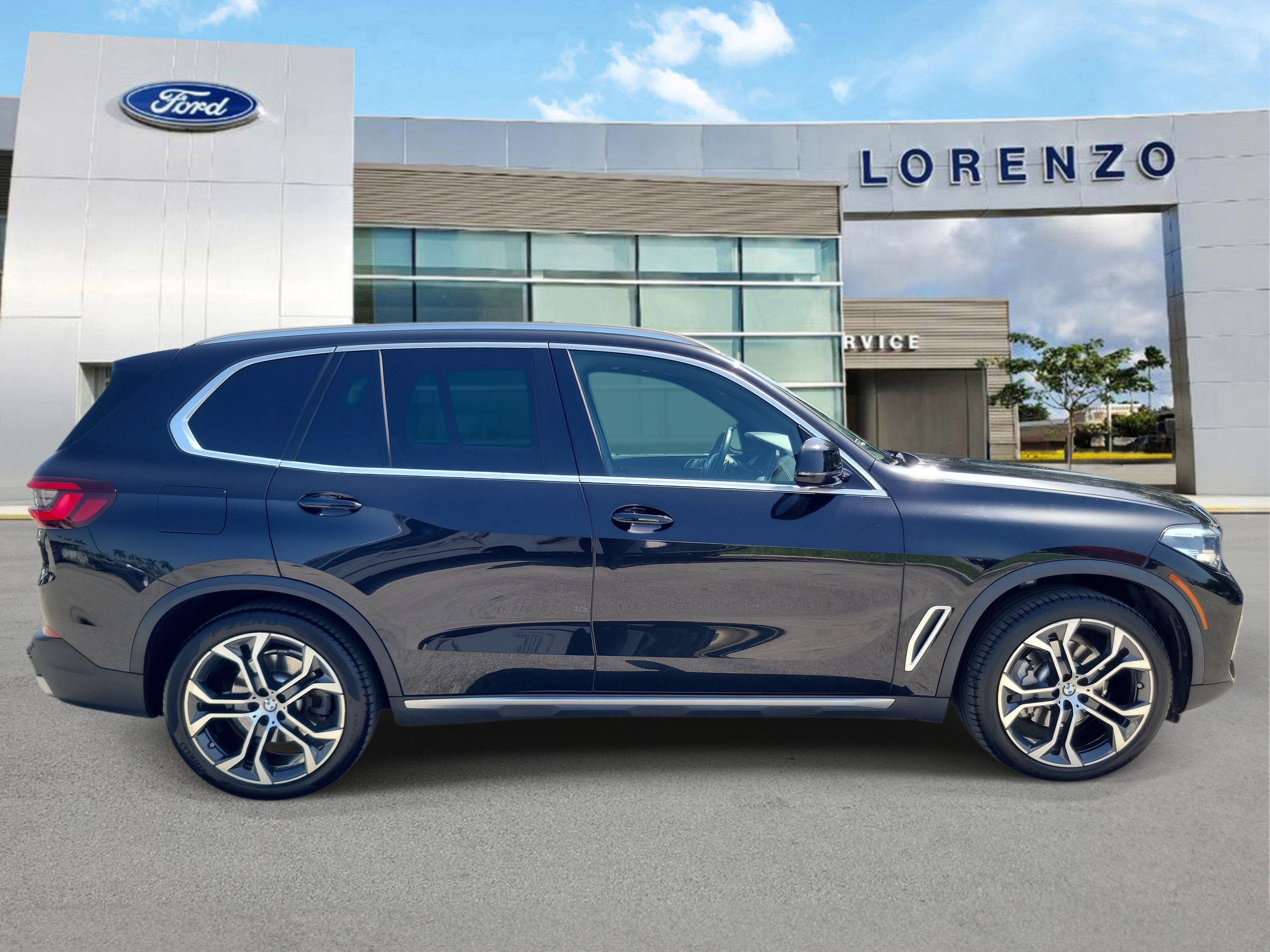 Used 2021 BMW X5 sDrive40i w/ Premium Package RWD image 4