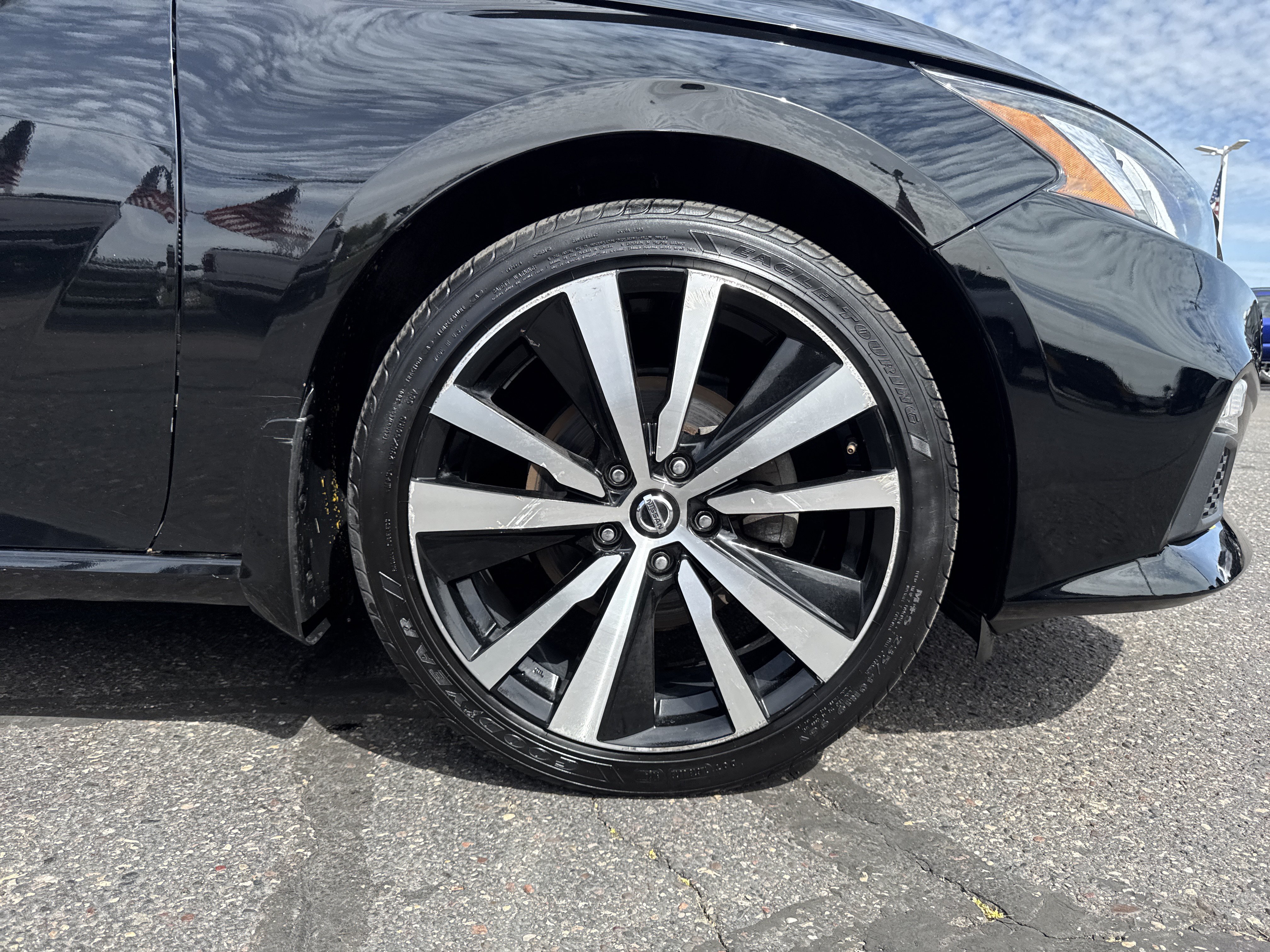 Used 2019 Nissan Altima 2.5 SR w/ SR Premium Package AWD/4WD image 9