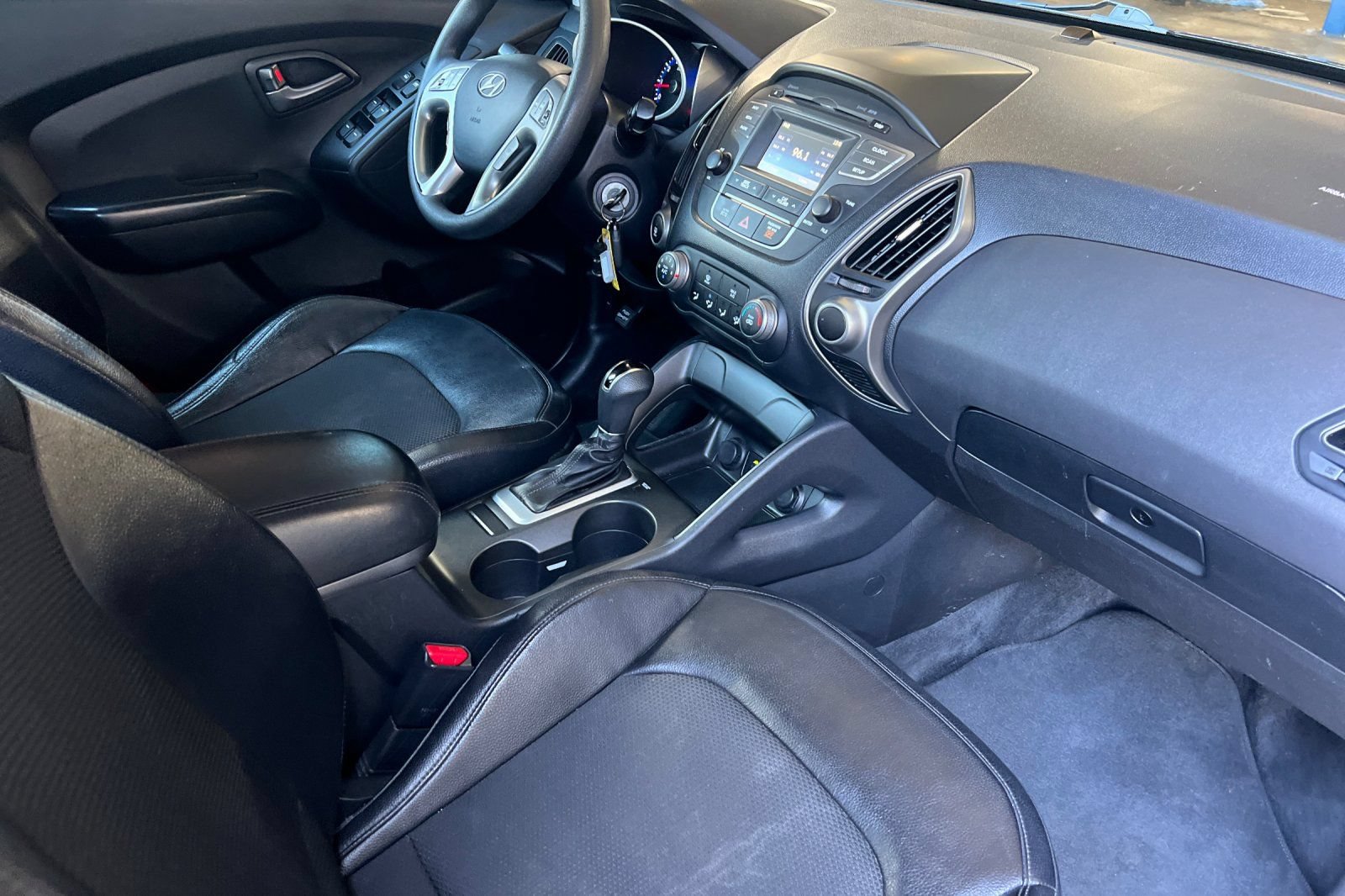 Used 2015 Hyundai Tucson GLS w/ Option Group 02 FWD image 16