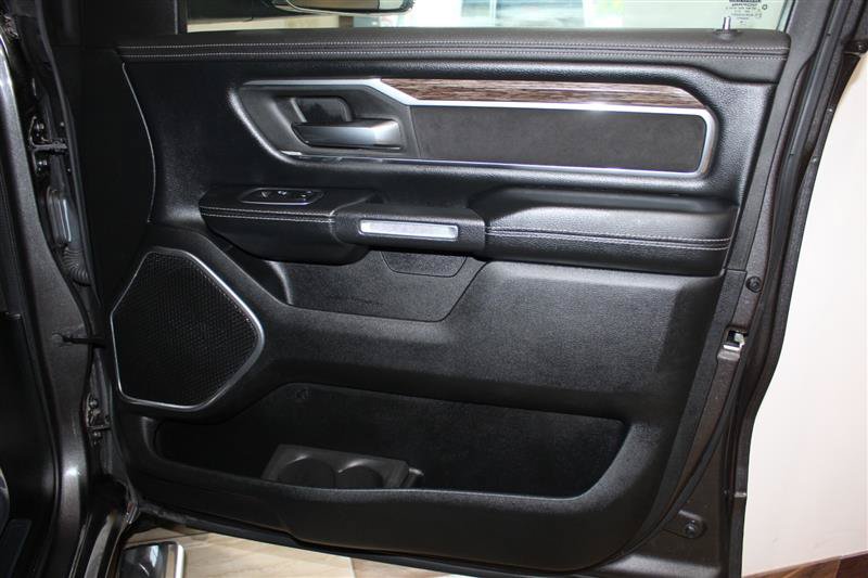 Used 2019 RAM 1500 Laramie AWD/4WD image 33