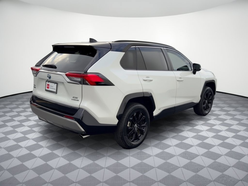 Used 2023 Toyota RAV4 XSE AWD/4WD image 9
