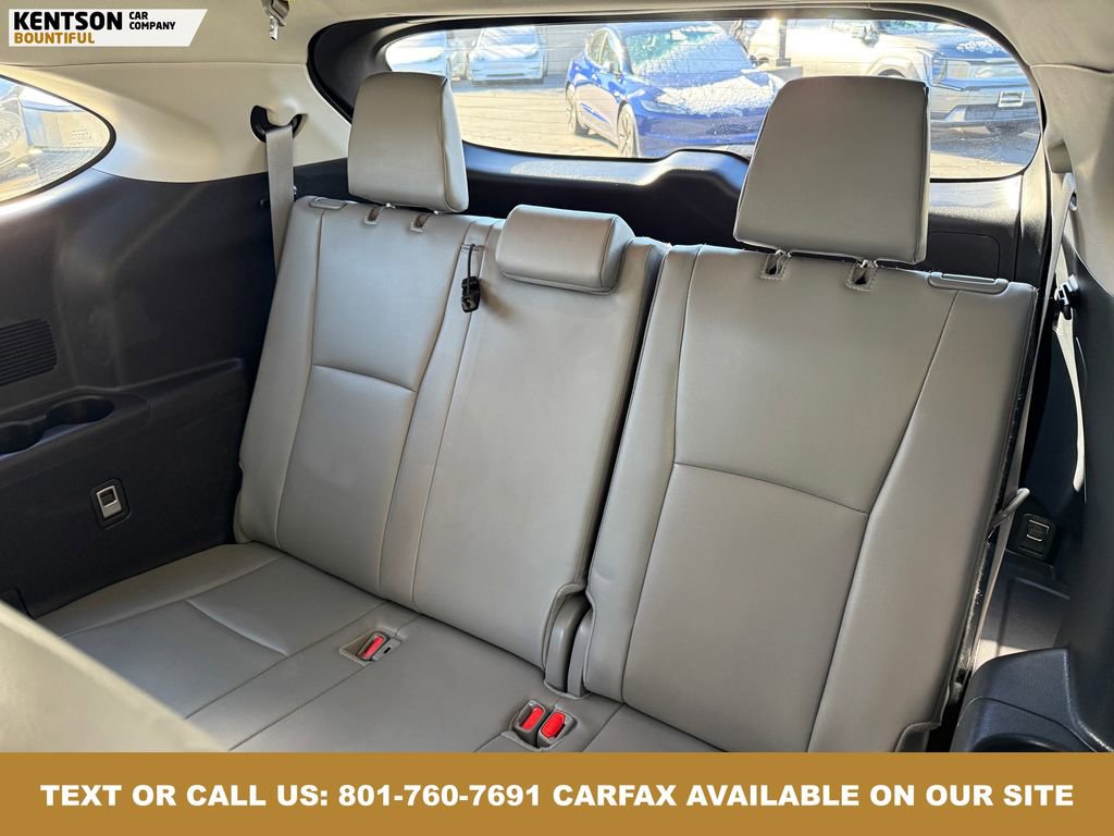 Used 2025 Toyota Highlander XLE image 36
