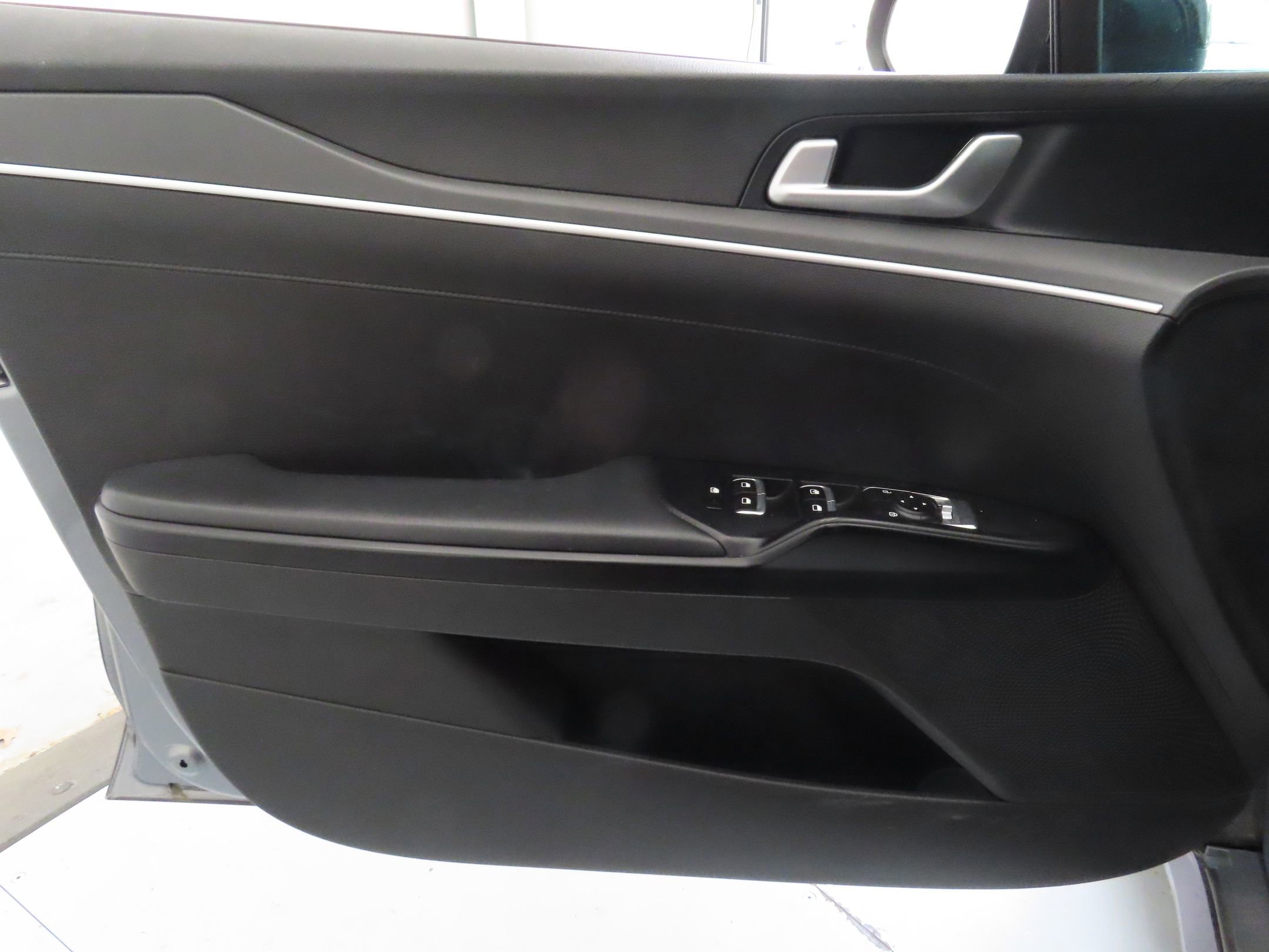 Used 2021 Kia K5 LX image 9