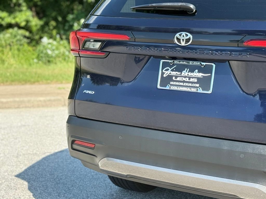 Used 2024 Toyota Grand Highlander AWD image 13