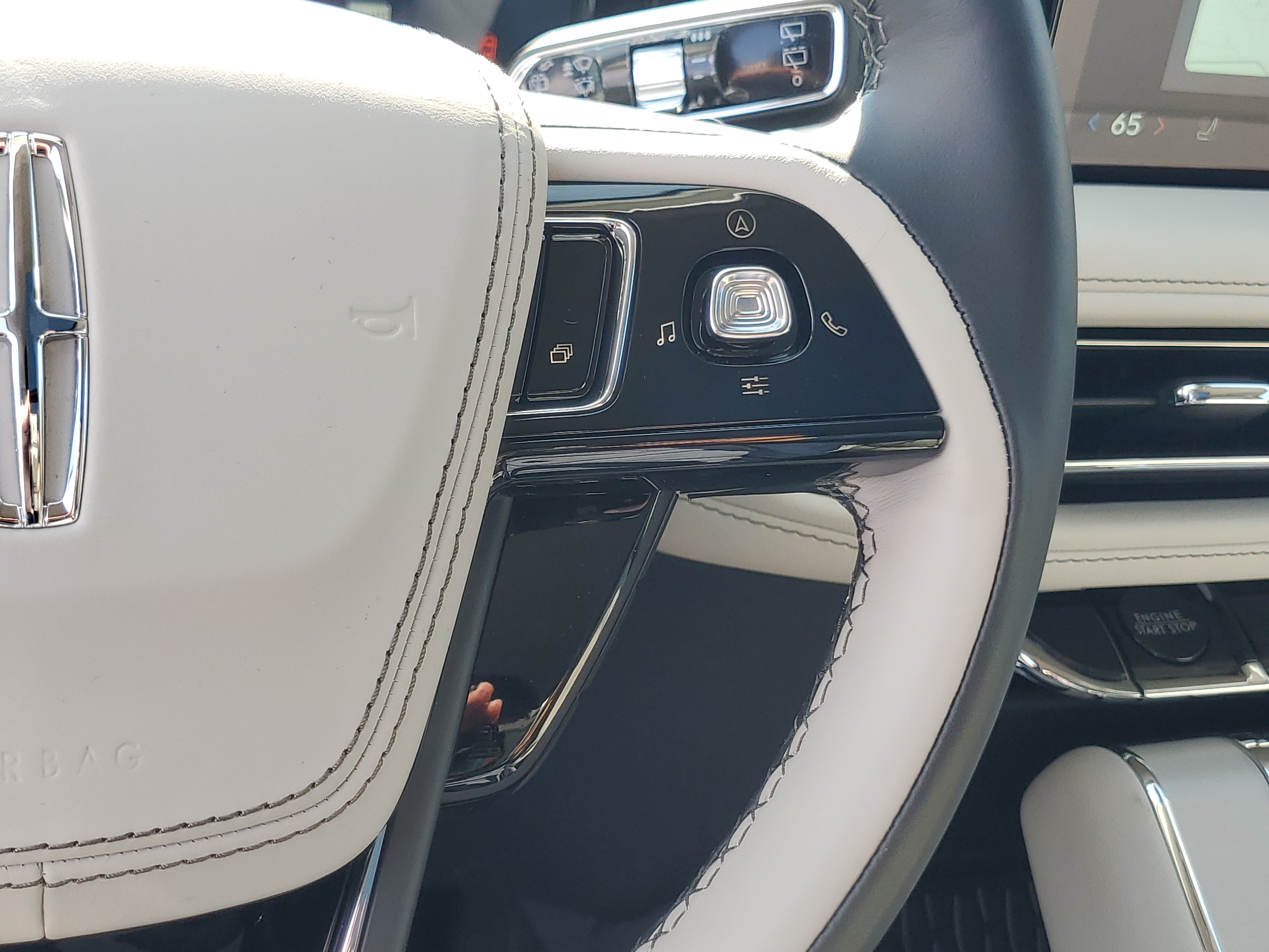 New 2027 Lincoln Aviator Reserve w/ Jet Appearance Package AWD/4WD image 16
