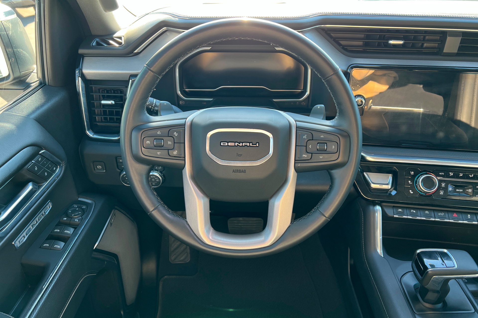 Used 2024 GMC Sierra 1500 Denali AWD/4WD image 13