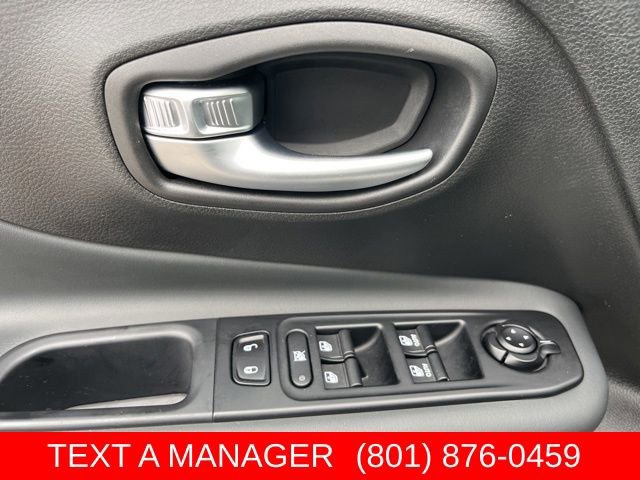 Used 2022 Jeep Renegade Trailhawk w/ Trailer Tow Group AWD/4WD image 16