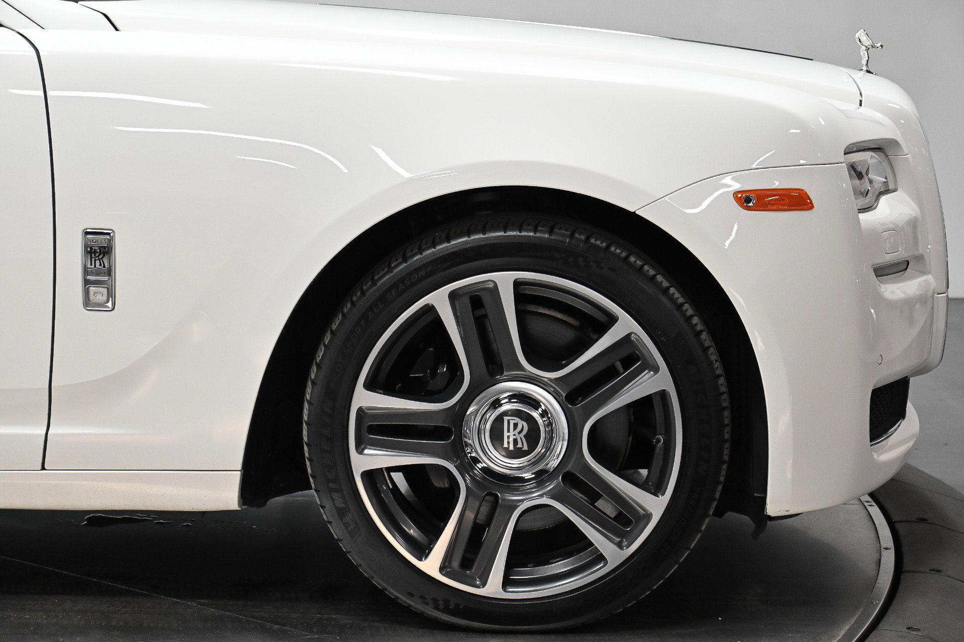 Used 2017 Rolls-Royce Ghost image 54