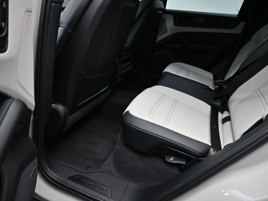 Certified 2026 Porsche Cayenne GTS image 22