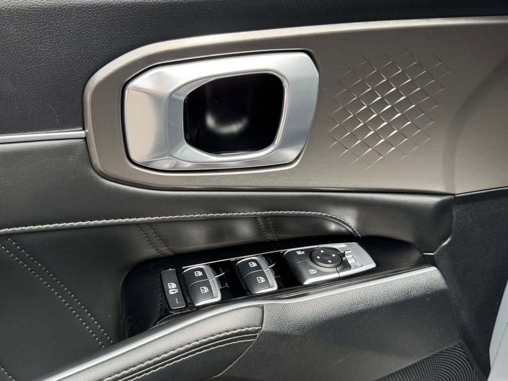 Certified 2022 Kia Sorento SX AWD/4WD image 16