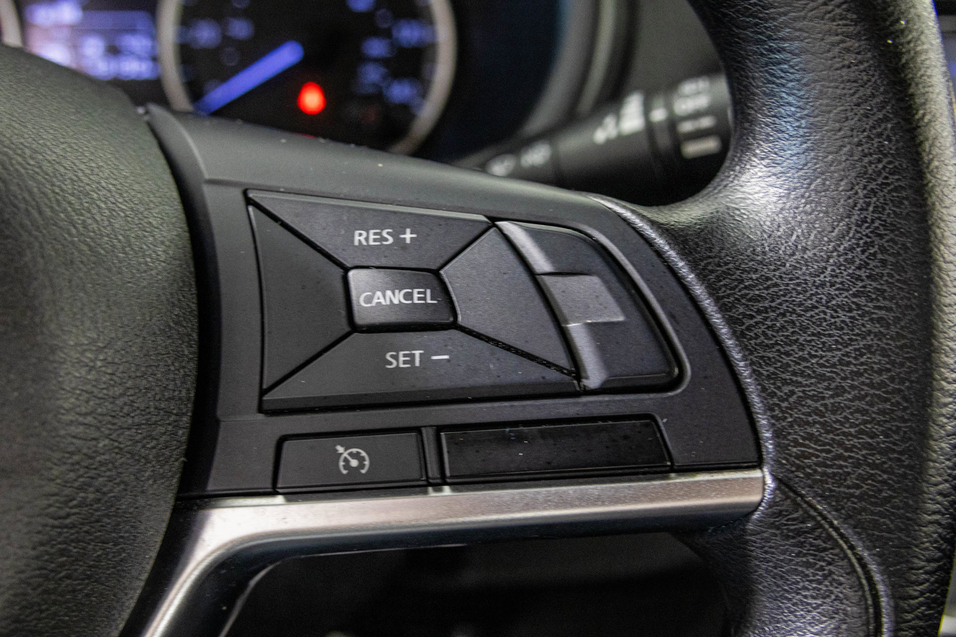 Used 2022 Nissan Kicks S FWD image 29