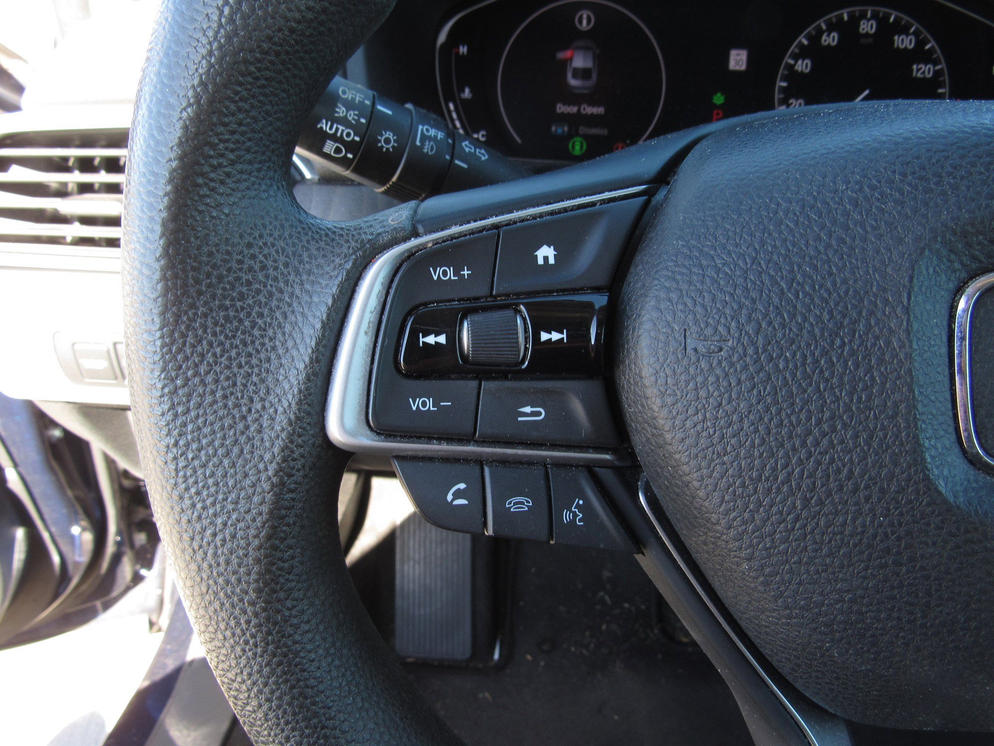 Used 2018 Honda Accord EX image 20