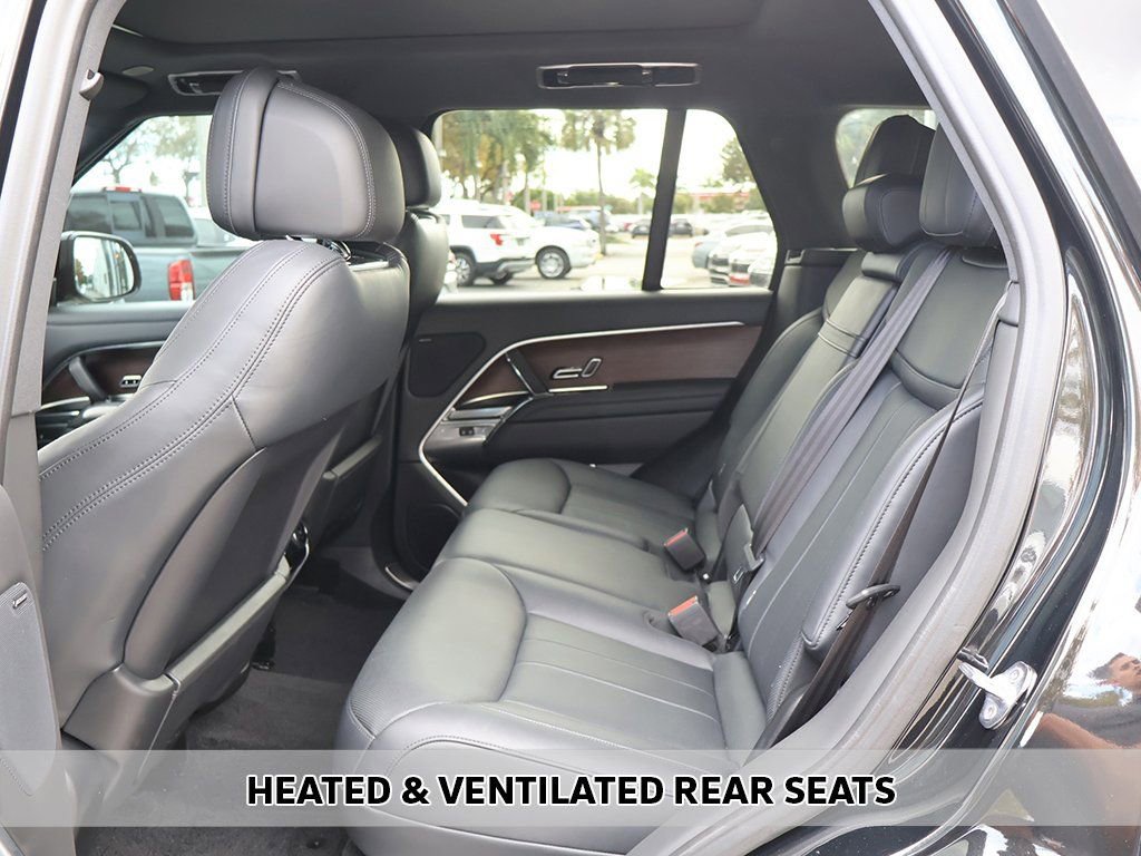 Used 2023 Land Rover Range Rover SE AWD/4WD image 11