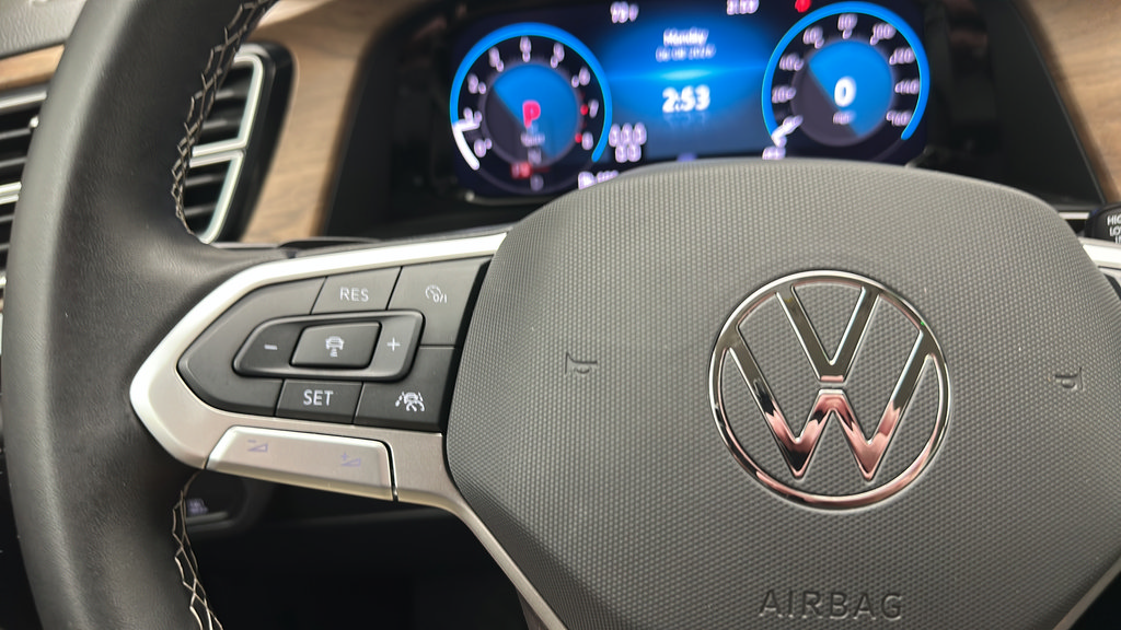 Used 2025 Volkswagen Atlas SE AWD/4WD image 17
