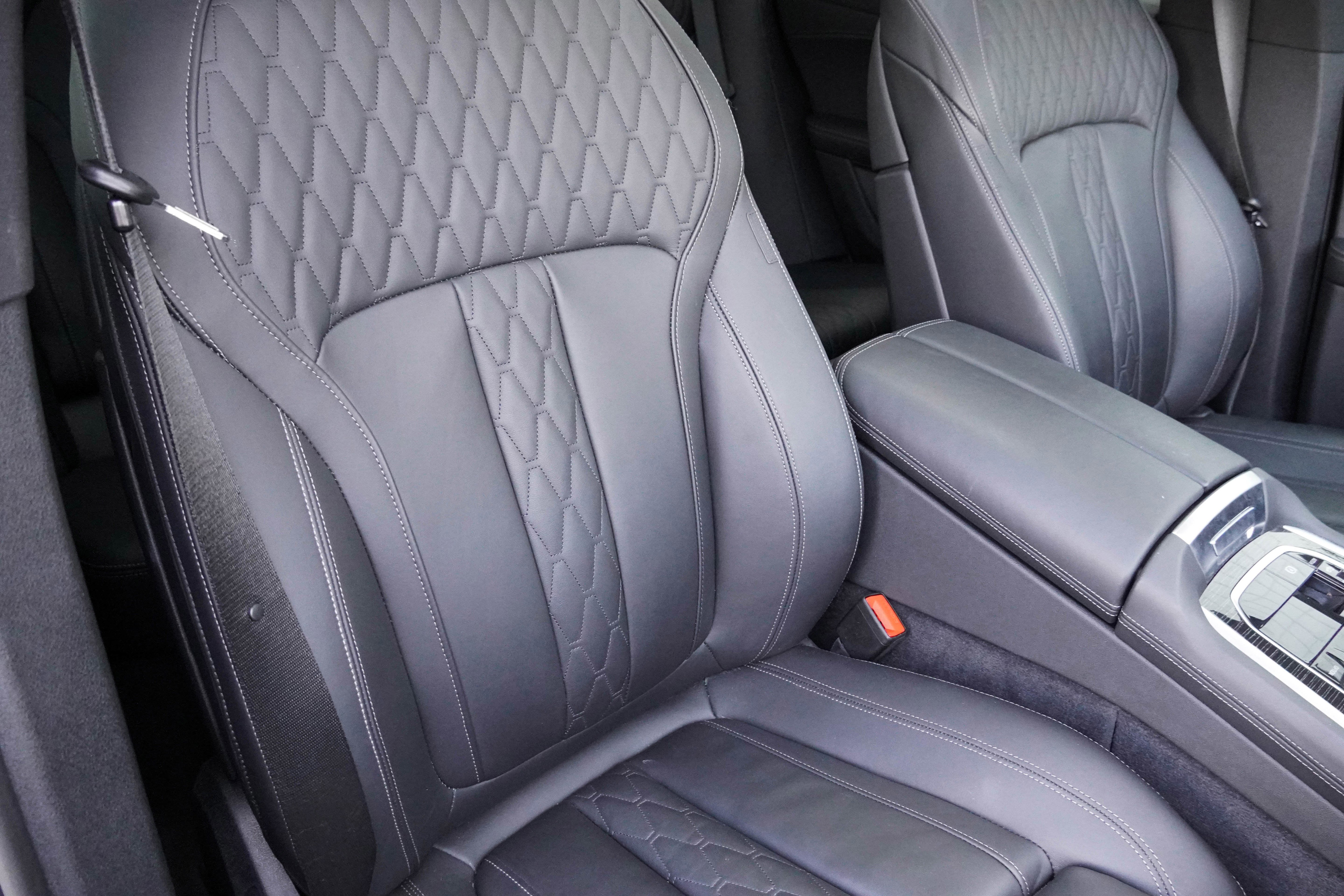 Certified 2024 BMW X6 xDrive40i w/ Premium Package image 14