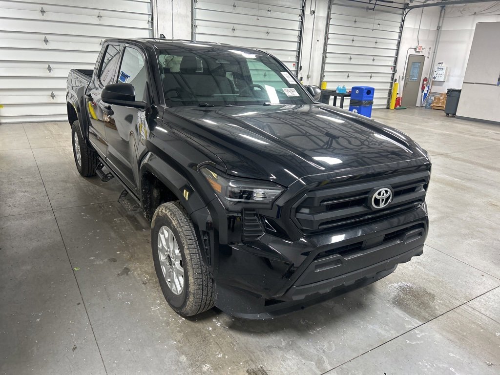 Used 2025 Toyota Tacoma SR image 1