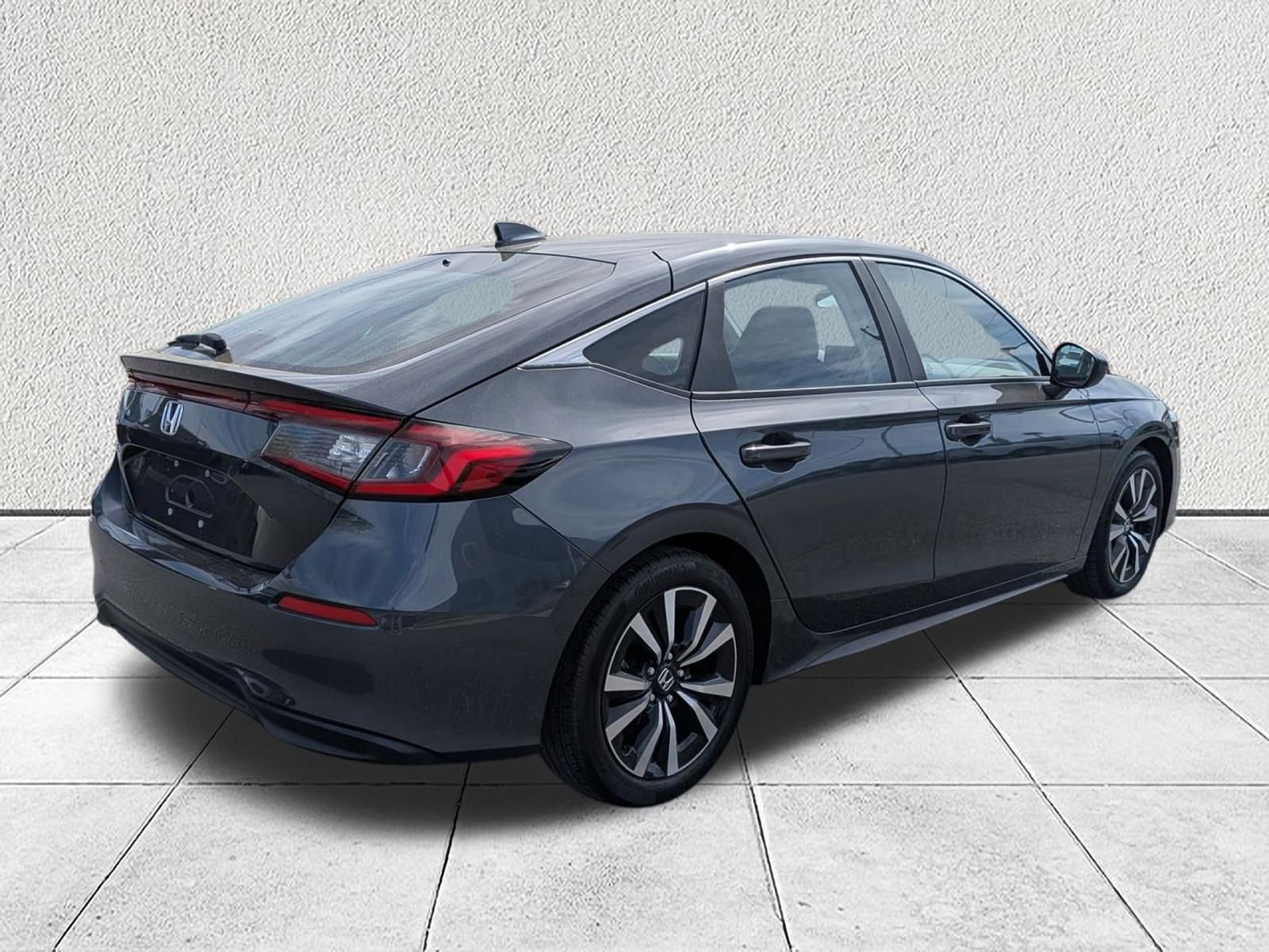 Used 2022 Honda Civic EX-L image 3