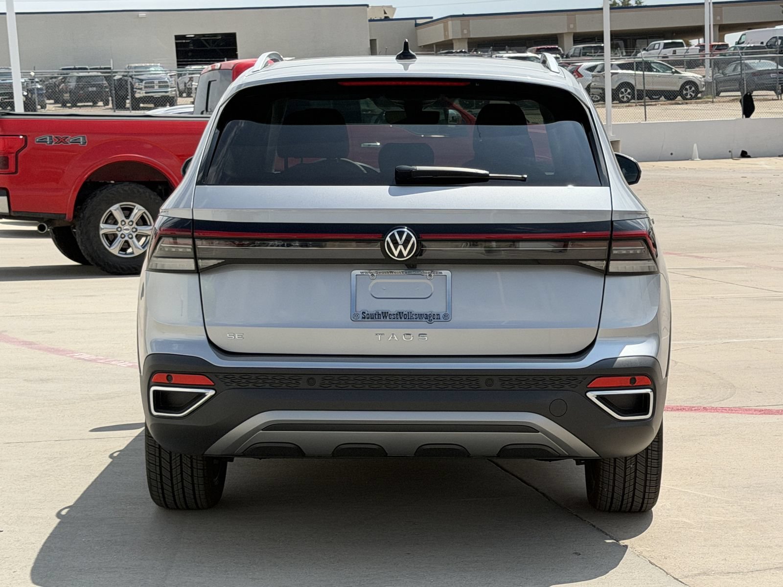 New 2026 Volkswagen Taos SE FWD image 5