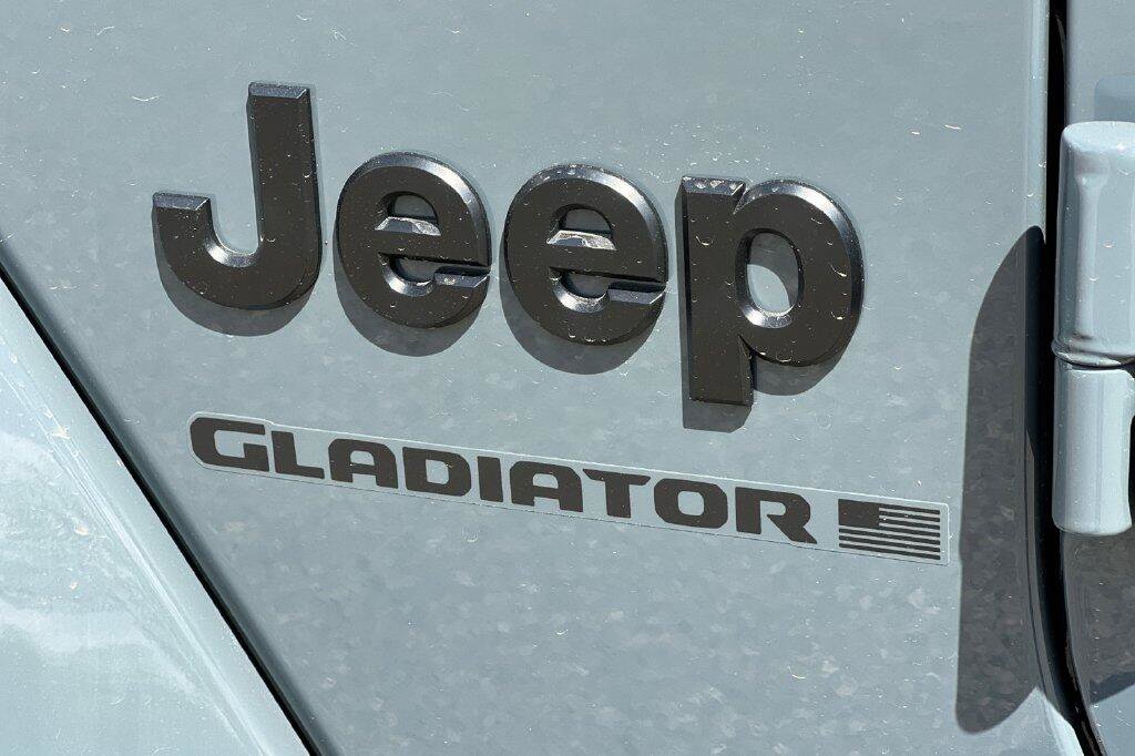 New 2026 Jeep Gladiator Sport AWD/4WD image 25