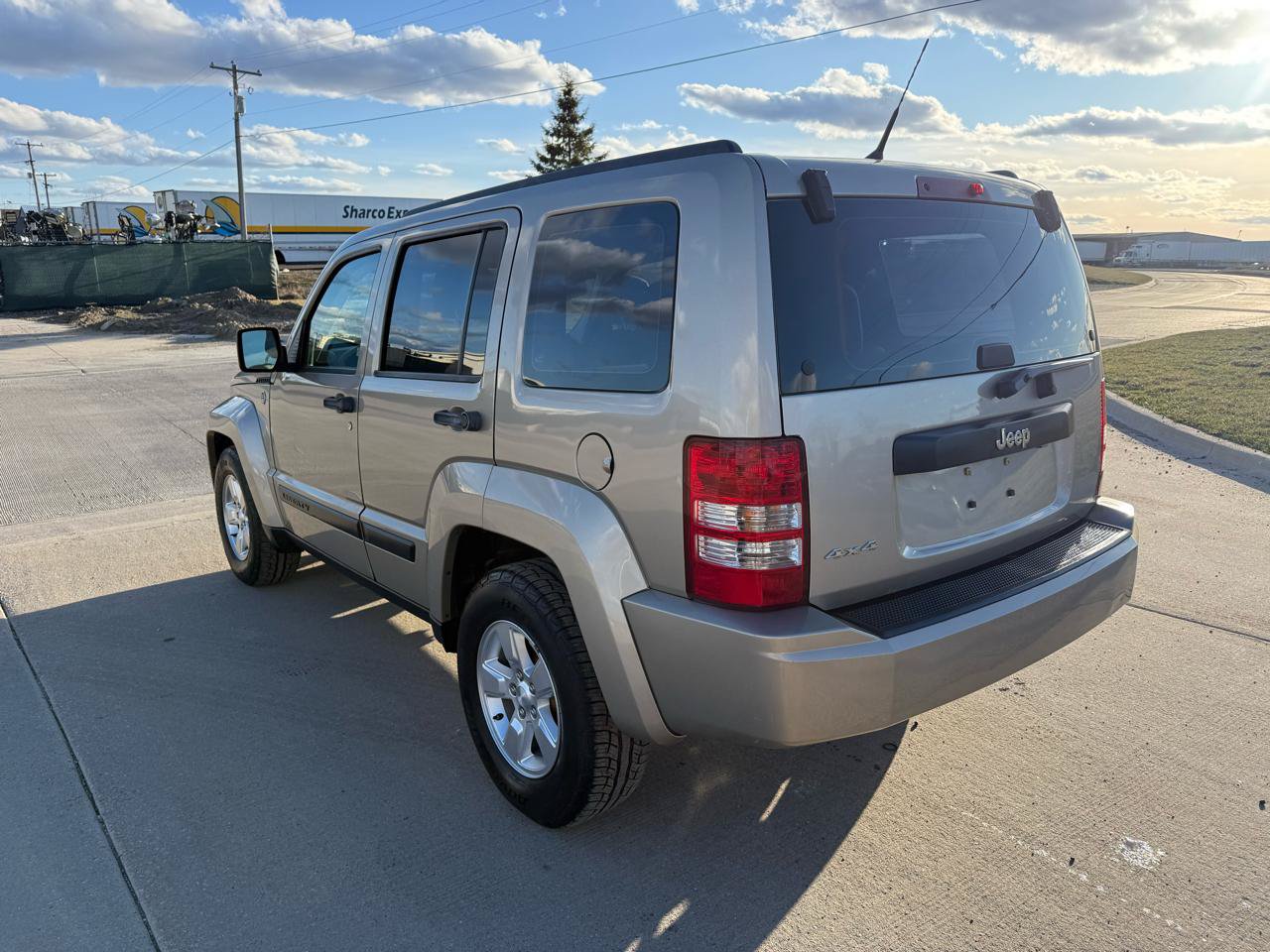 Used 2011 Jeep Liberty Sport image 5