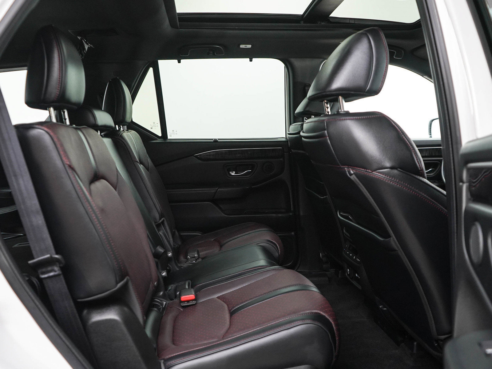 Used 2023 Honda Pilot Elite image 12