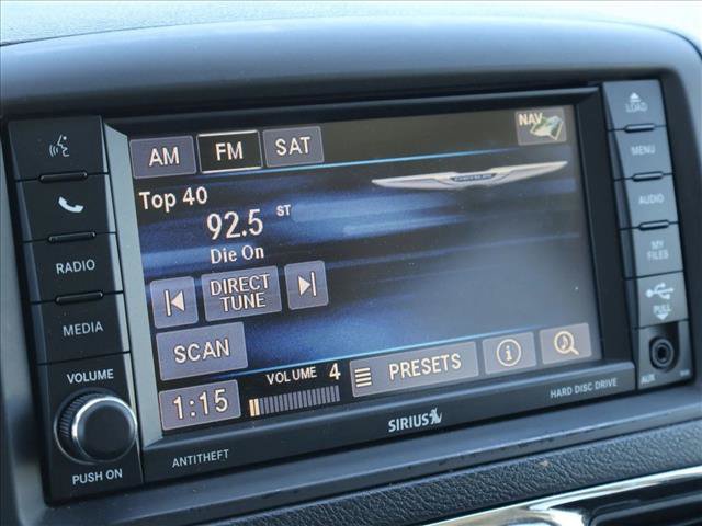 Used 2014 Chrysler Town & Country Touring-L FWD image 11