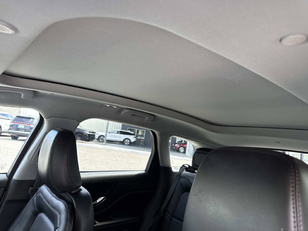 Used 2022 Lincoln Corsair AWD w/ Premium Package image 33