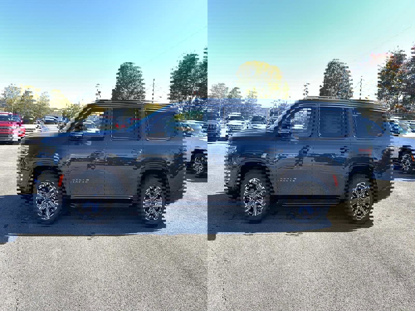 New 2025 Jeep Wagoneer 4WD image 7