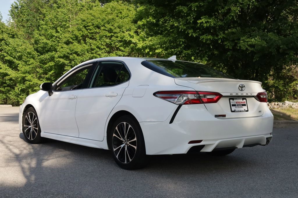 Used 2019 Toyota Camry SE image 3
