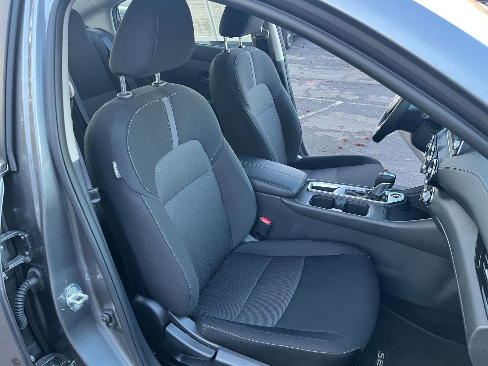 Used 2025 Nissan Sentra SV image 34