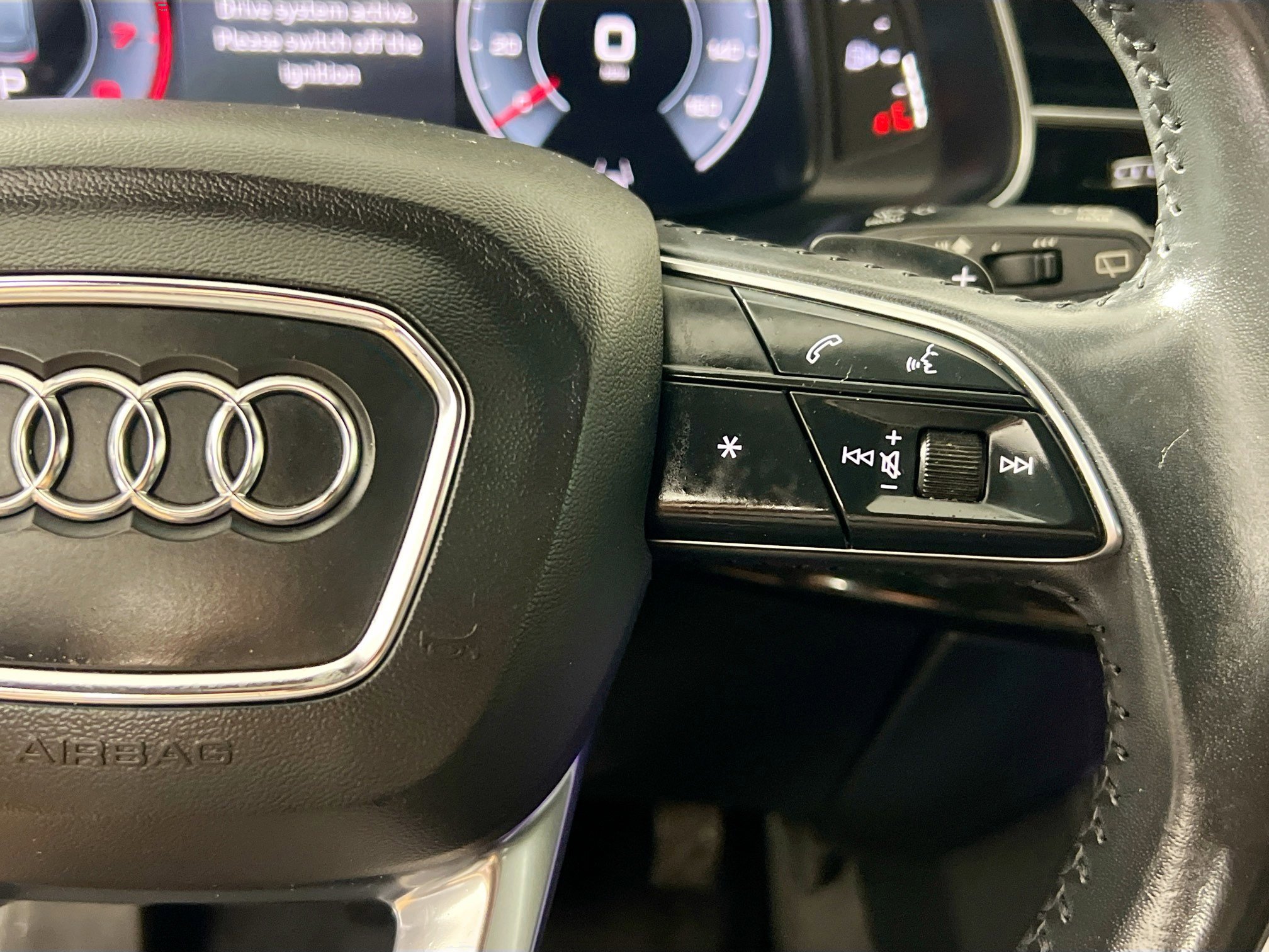 Used 2019 Audi Q8 Prestige w/ Luxury Package image 19