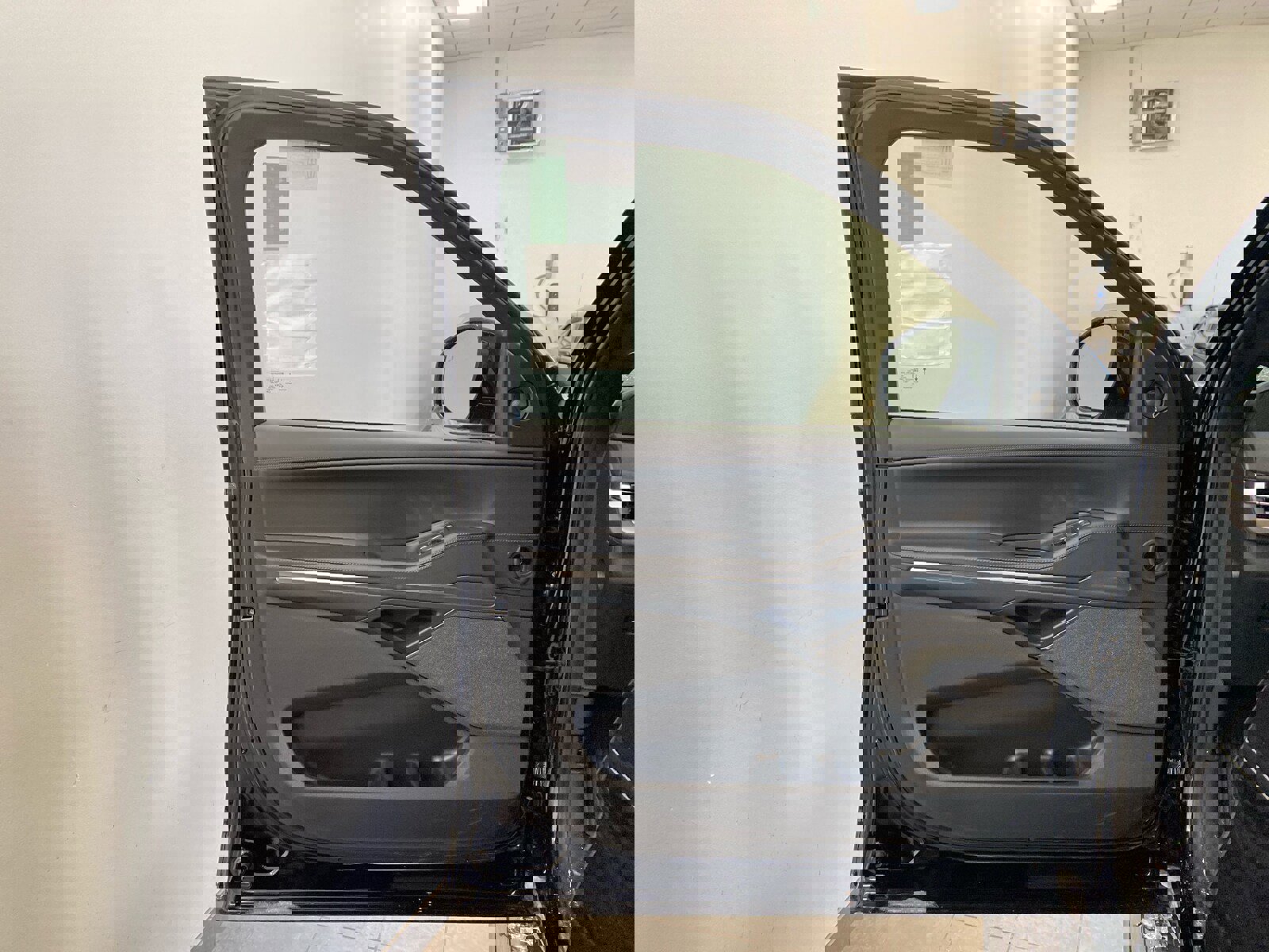 New 2026 Lincoln Navigator Reserve w/ Jet Appearance Package image 18