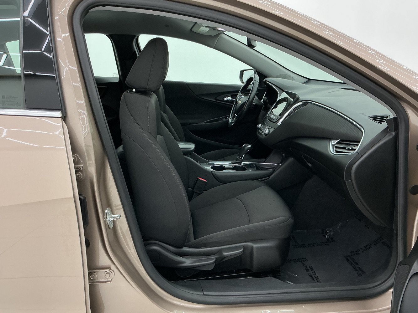 Used 2018 Chevrolet Malibu LT FWD image 15
