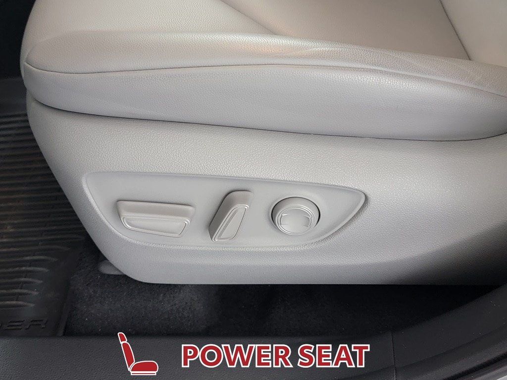 Used 2022 Toyota Highlander XLE AWD/4WD image 15