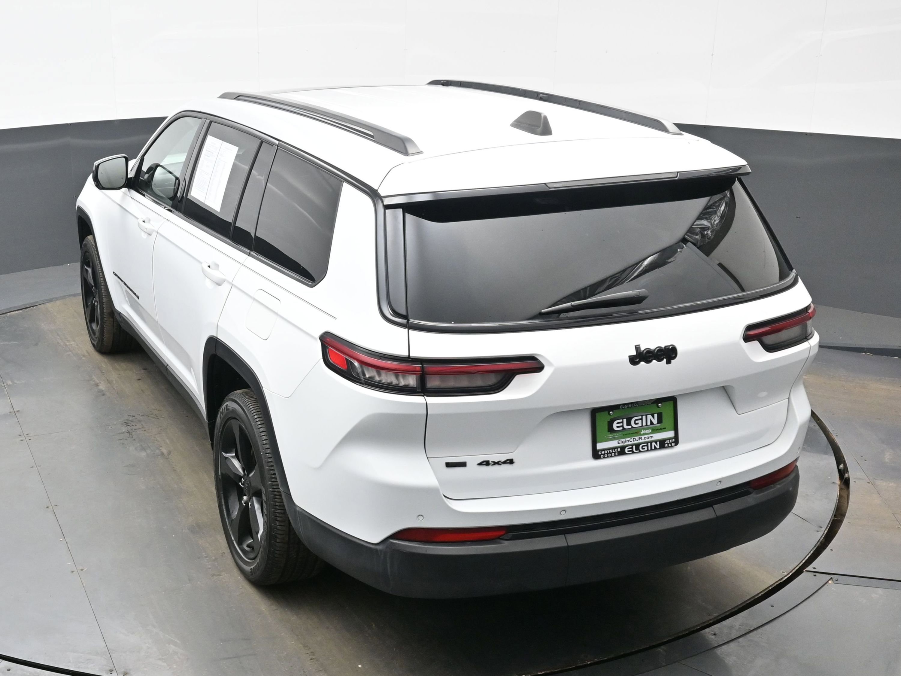 Used 2023 Jeep Grand Cherokee L Laredo image 35