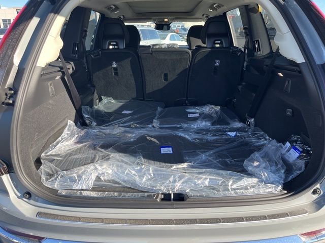 New 2026 Volvo XC90 T8 Plus w/ Protection Package Premier AWD/4WD image 24