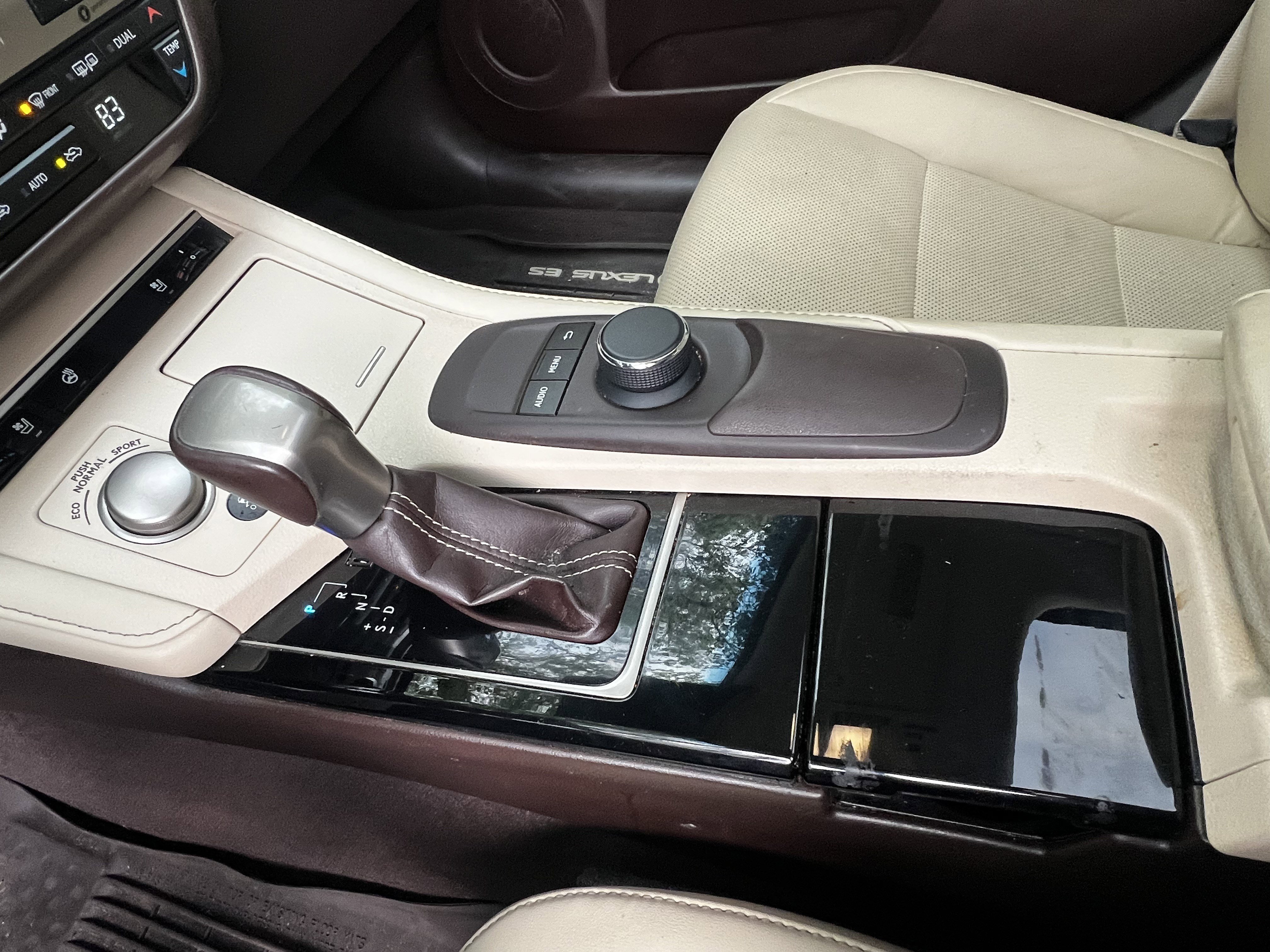 Used 2017 Lexus ES 350 w/ Premium Package image 29