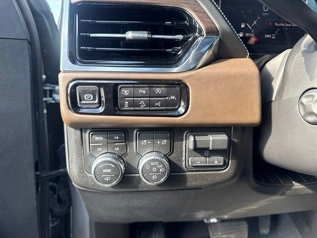 Used 2026 GMC Yukon Denali Ultimate AWD/4WD image 17
