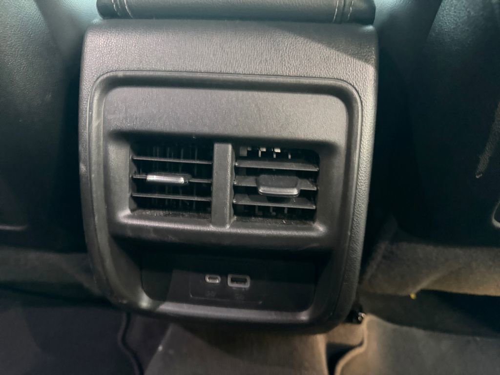 Used 2024 Cadillac XT4 Premium Luxury image 16