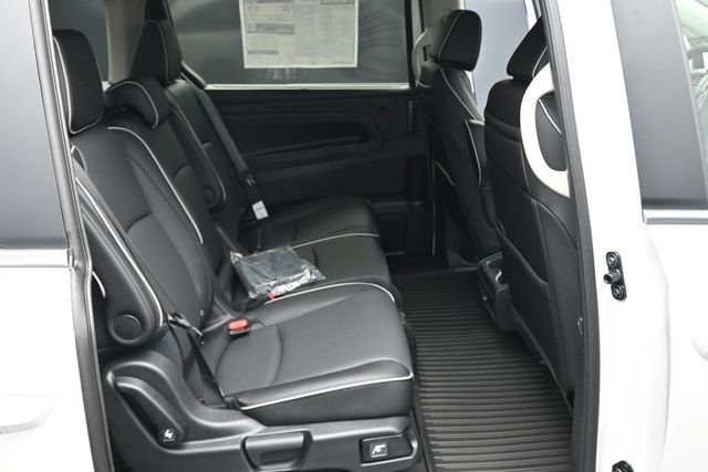 New 2026 Honda Odyssey Touring image 18