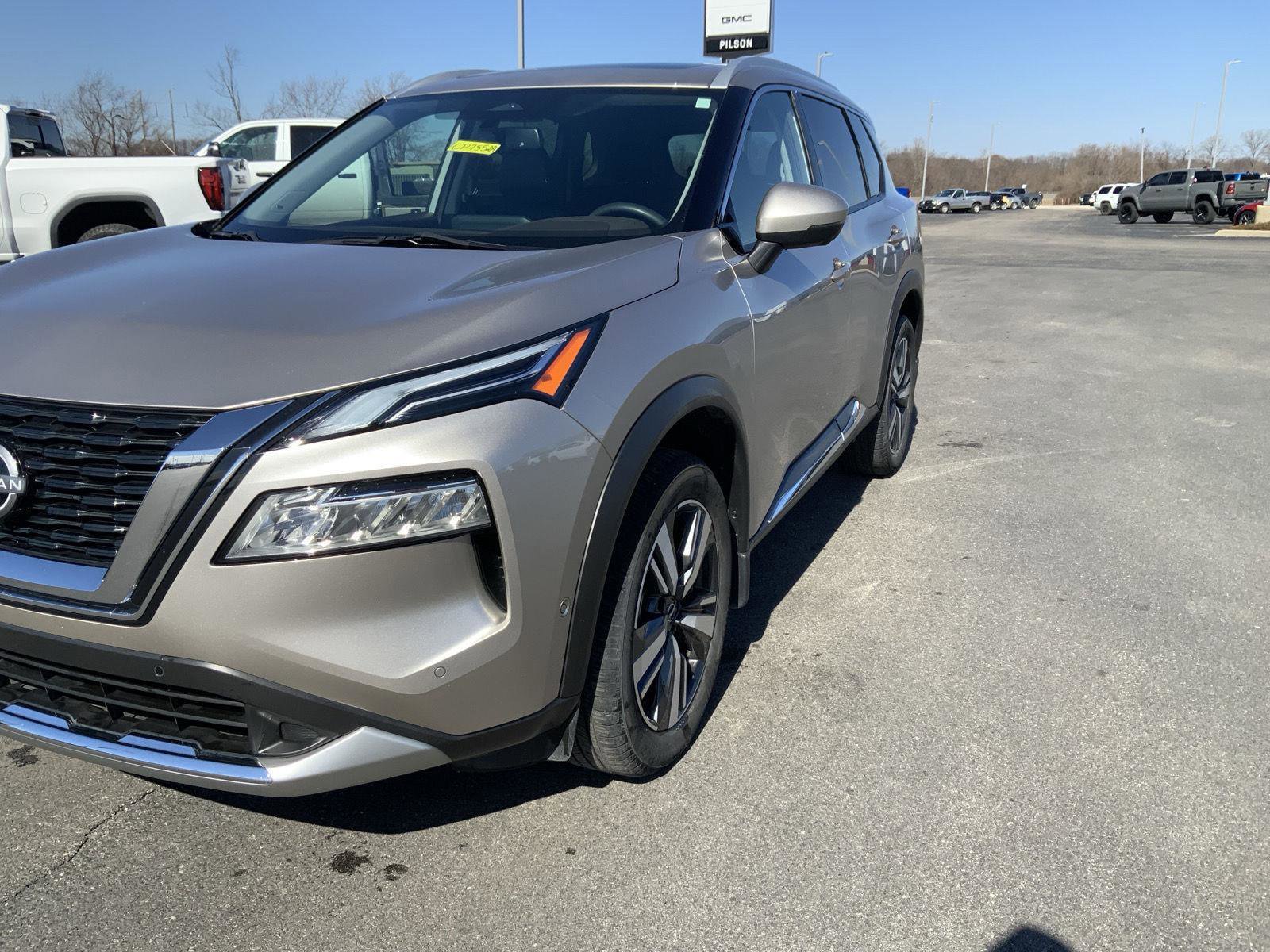 Used 2023 Nissan Rogue Platinum image 18