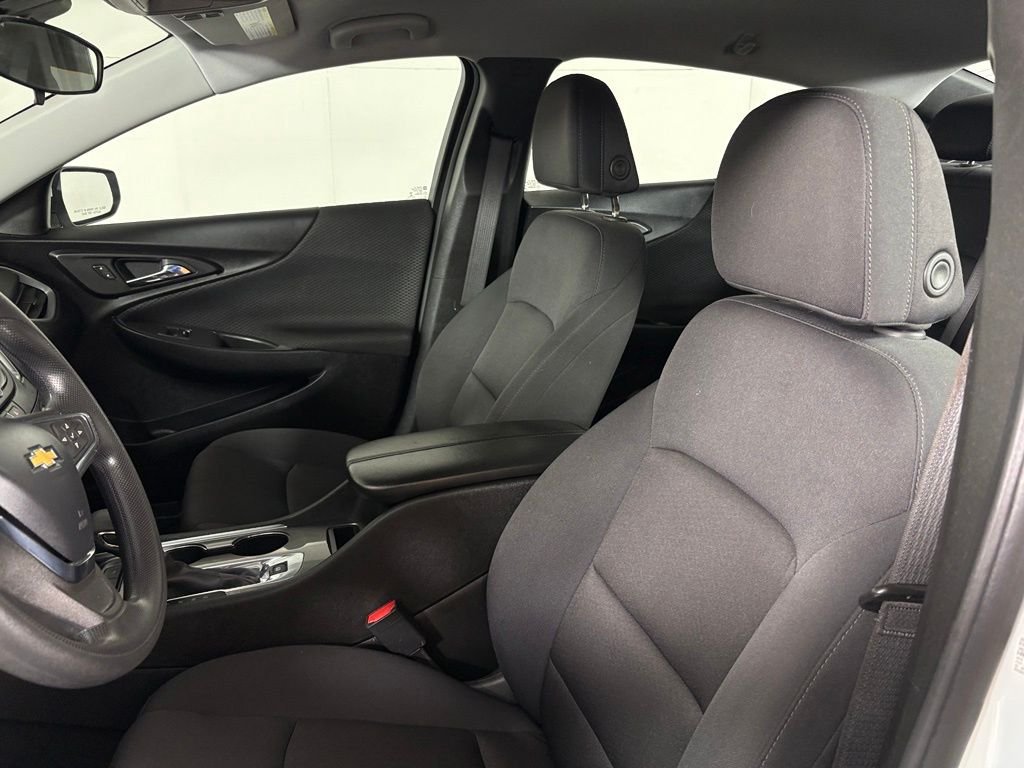 Used 2024 Chevrolet Malibu LT FWD image 17