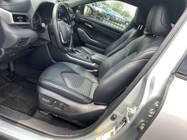 Used 2023 Toyota Highlander XSE image 18