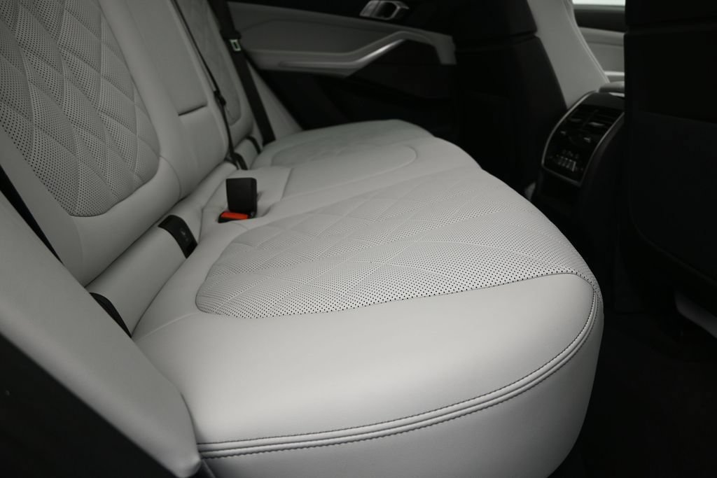 Certified 2026 BMW X5 xDrive40i w/ Climate Comfort Package AWD/4WD image 22