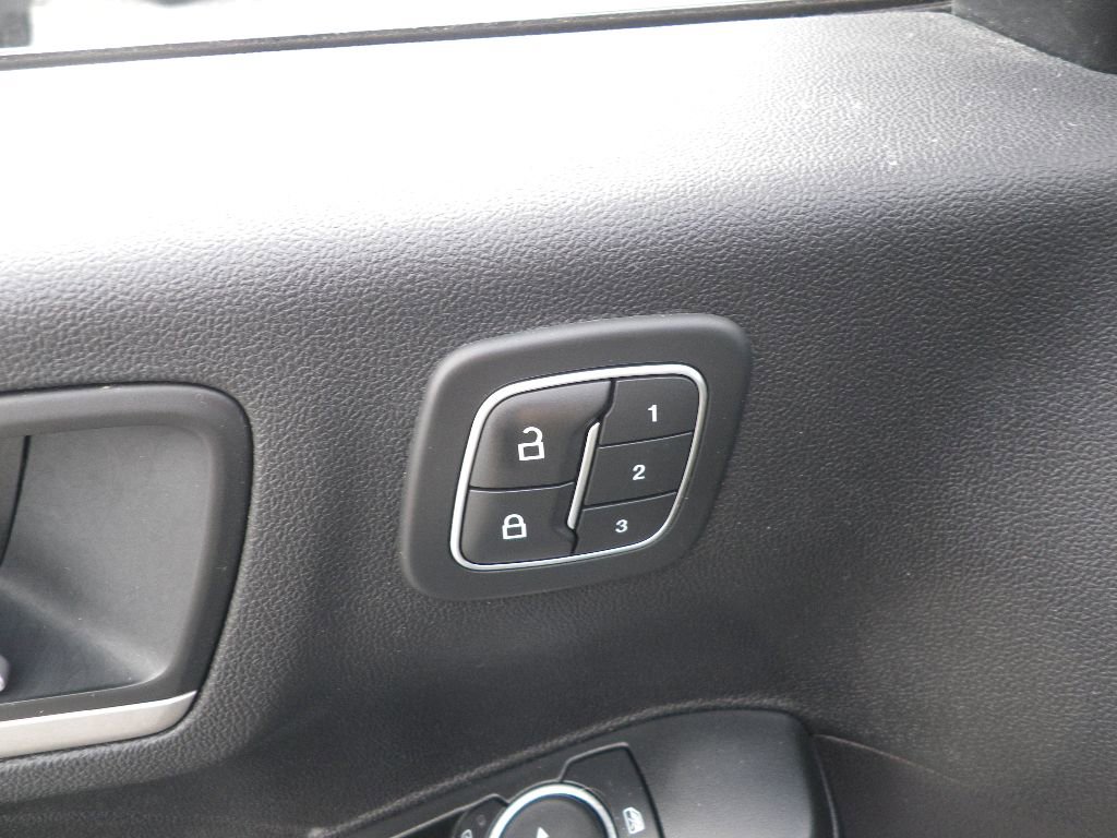 Used 2021 Ford Escape SEL w/ Technology Package image 15