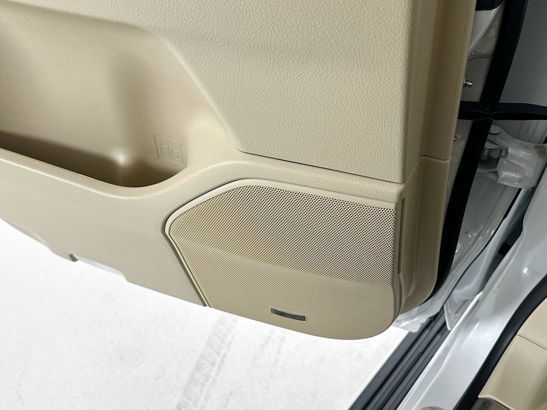 Used 2018 Lexus LX 570 4WD w/ Luxury Package image 28