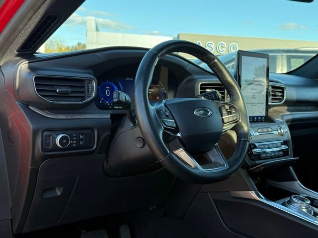 Certified 2020 Ford Explorer Platinum w/ Premium Technology Package image 15