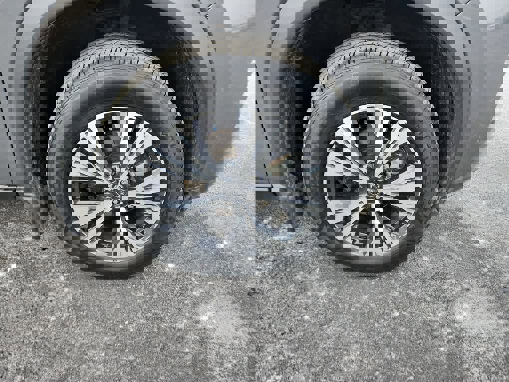 Used 2023 Nissan Rogue SV w/ SV Premium Package image 9